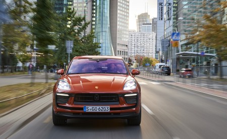 2022 Porsche Macan S (Color: Papaya Metallic) Front Wallpapers 450x275 (53)