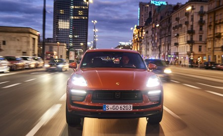 2022 Porsche Macan S (Color: Papaya Metallic) Front Wallpapers 450x275 (31)