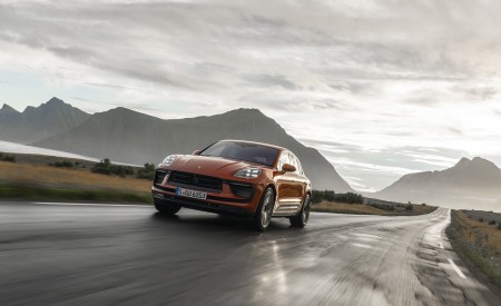 2022 Porsche Macan S (Color: Papaya Metallic) Front Wallpapers 450x275 (109)