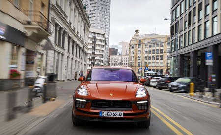 2022 Porsche Macan S (Color: Papaya Metallic) Front Wallpapers 450x275 (67)
