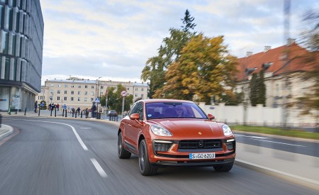 2022 Porsche Macan S (Color: Papaya Metallic) Front Wallpapers  450x275 (42)