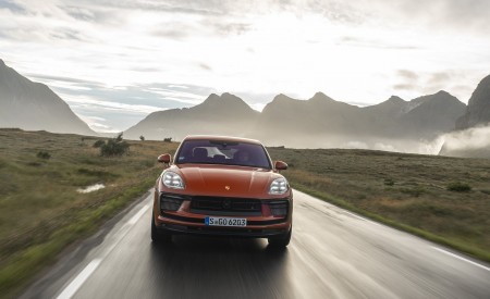 2022 Porsche Macan S (Color: Papaya Metallic) Front Wallpapers 450x275 (110)
