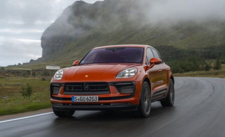 2022 Porsche Macan S (Color: Papaya Metallic) Front Wallpapers 450x275 (111)