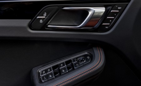 2022 Porsche Macan S (Color: Papaya Metallic) Interior Detail Wallpapers 450x275 (102)