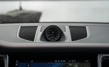 2022 Porsche Macan S (Color: Papaya Metallic) Interior Detail Wallpapers 450x275 (201)
