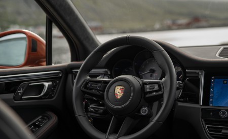 2022 Porsche Macan S (Color: Papaya Metallic) Interior Steering Wheel Wallpapers 450x275 (186)