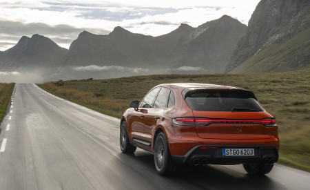 2022 Porsche Macan S (Color: Papaya Metallic) Rear Wallpapers 450x275 (121)