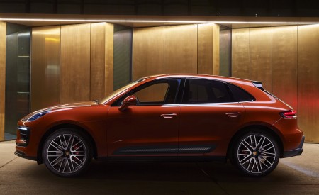 2022 Porsche Macan S (Color: Papaya Metallic) Side Wallpapers 450x275 (92)