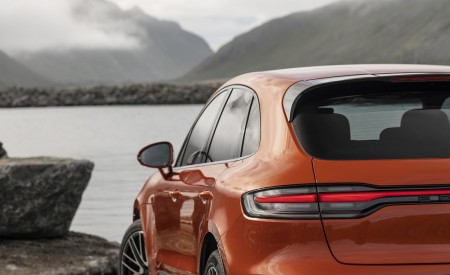 2022 Porsche Macan S (Color: Papaya Metallic) Tail Light Wallpapers 450x275 (177)