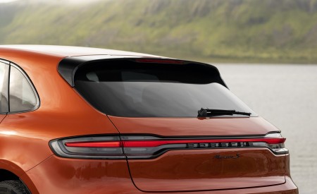 2022 Porsche Macan S (Color: Papaya Metallic) Tail Light Wallpapers 450x275 (175)