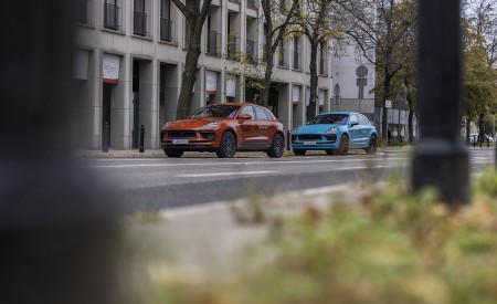 2022 Porsche Macan S (Color: Papaya Metallic) Wallpapers 450x275 (80)