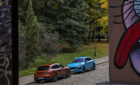 2022 Porsche Macan S (Color: Papaya Metallic) Wallpapers 450x275 (88)