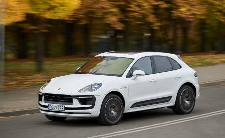 2022 Porsche Macan S (Color: White) Front Three-Quarter Wallpapers 450x275 (11)