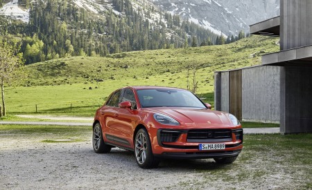 2022 Porsche Macan S Front Three-Quarter Wallpapers 450x275 (210)