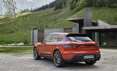 2022 Porsche Macan S Rear Three-Quarter Wallpapers 450x275 (211)