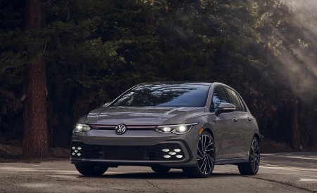 2022 Volkswagen Golf GTI (US-Spec) Front Three-Quarter Wallpapers 450x275 (102)