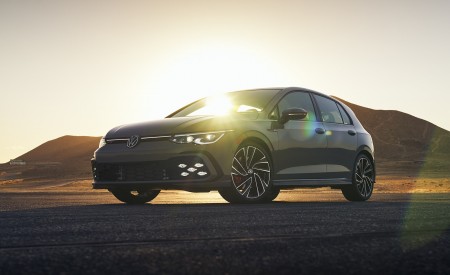 2022 Volkswagen Golf GTI (US-Spec) Front Three-Quarter Wallpapers 450x275 (30)