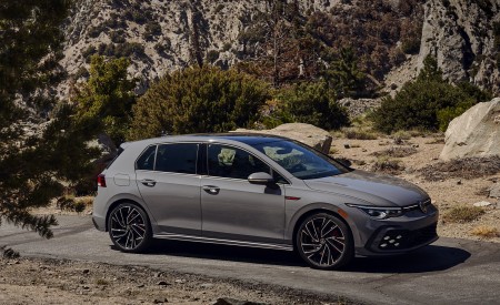 2022 Volkswagen Golf GTI (US-Spec) Front Three-Quarter Wallpapers 450x275 (26)