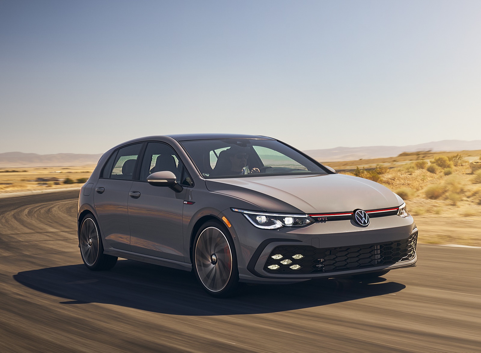 2022 Volkswagen Golf GTI (US-Spec) Front Three-Quarter Wallpapers (1)