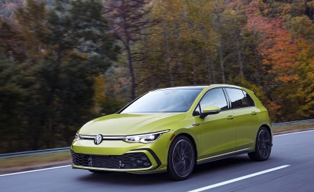 2022 Volkswagen Golf GTI (US-Spec) Front Three-Quarter Wallpapers 450x275 (71)