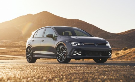 2022 Volkswagen Golf GTI (US-Spec) Front Three-Quarter Wallpapers 450x275 (33)