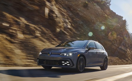 2022 Volkswagen Golf GTI (US-Spec) Front Three-Quarter Wallpapers 450x275 (97)