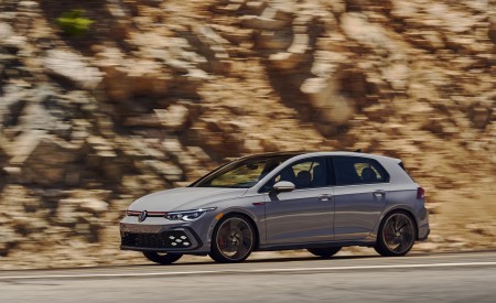 2022 Volkswagen Golf GTI (US-Spec) Front Three-Quarter Wallpapers 450x275 (7)