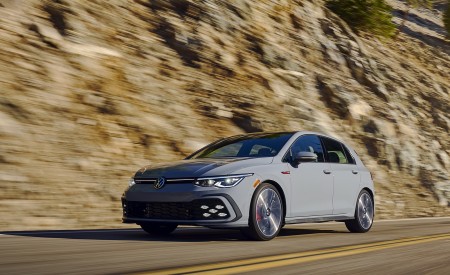 2022 Volkswagen Golf GTI (US-Spec) Front Three-Quarter Wallpapers 450x275 (4)