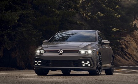 2022 Volkswagen Golf GTI (US-Spec) Front Wallpapers 450x275 (22)