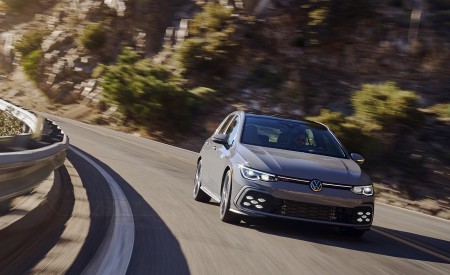 2022 Volkswagen Golf GTI (US-Spec) Front Wallpapers 450x275 (99)