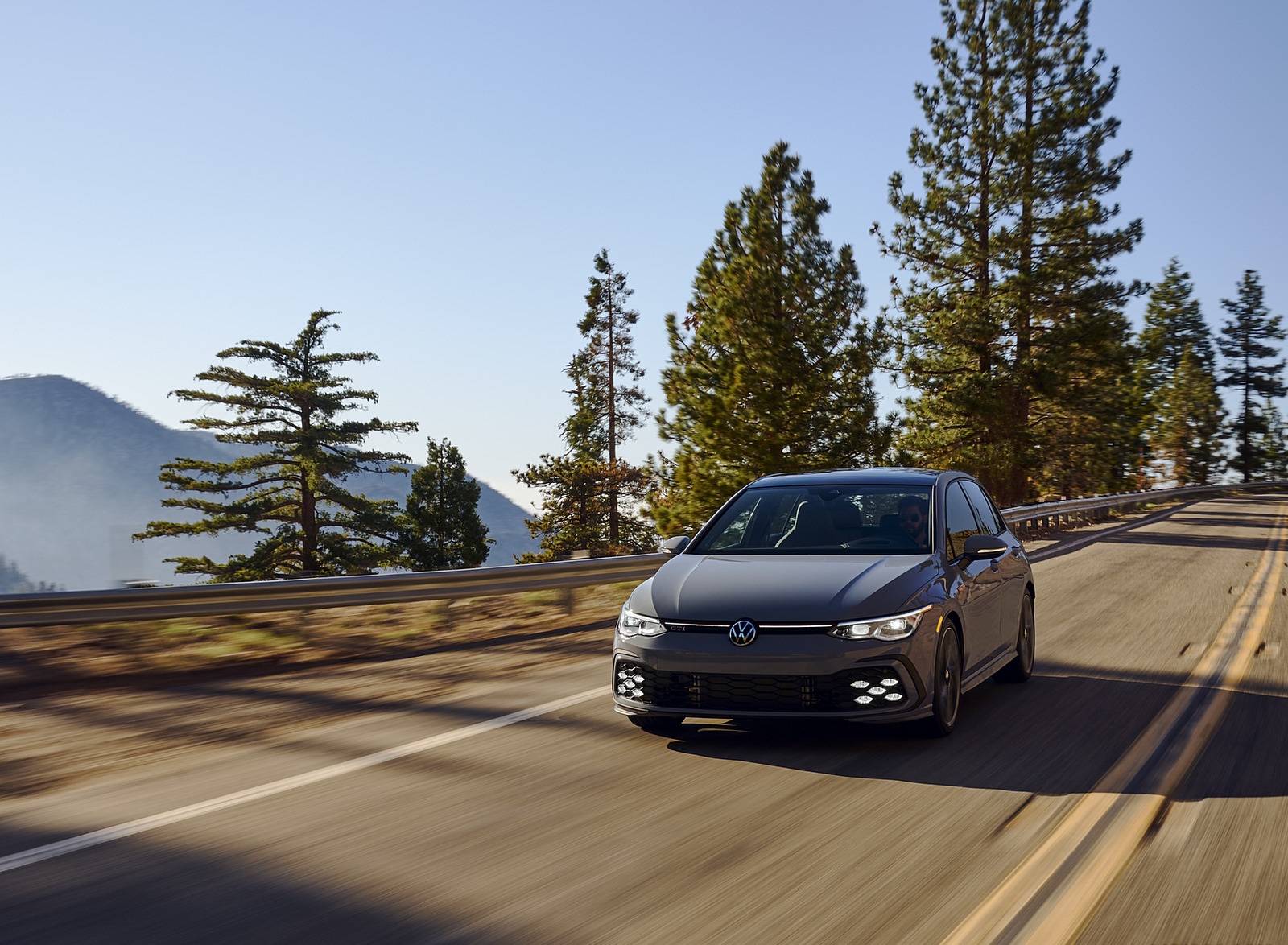 2022 Volkswagen Golf GTI (US-Spec) Front Wallpapers (8)