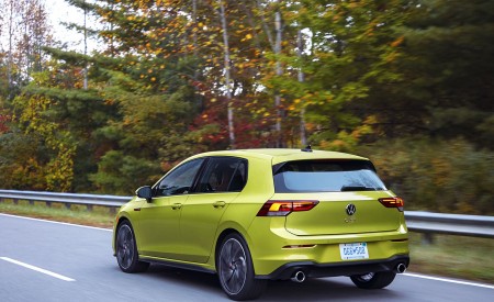 2022 Volkswagen Golf GTI (US-Spec) Rear Three-Quarter Wallpapers 450x275 (76)