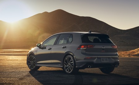 2022 Volkswagen Golf GTI (US-Spec) Rear Three-Quarter Wallpapers 450x275 (107)