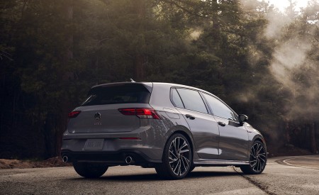 2022 Volkswagen Golf GTI (US-Spec) Rear Three-Quarter Wallpapers 450x275 (104)