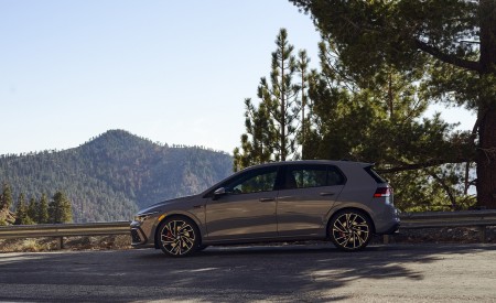 2022 Volkswagen Golf GTI (US-Spec) Side Wallpapers 450x275 (24)