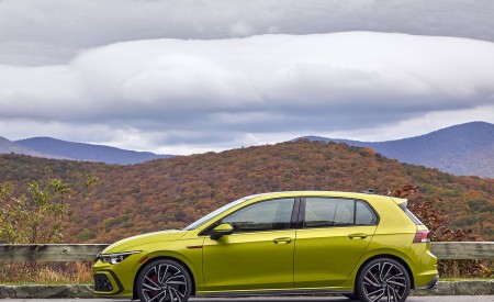 2022 Volkswagen Golf GTI (US-Spec) Side Wallpapers 450x275 (83)
