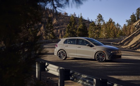 2022 Volkswagen Golf GTI (US-Spec) Side Wallpapers 450x275 (29)