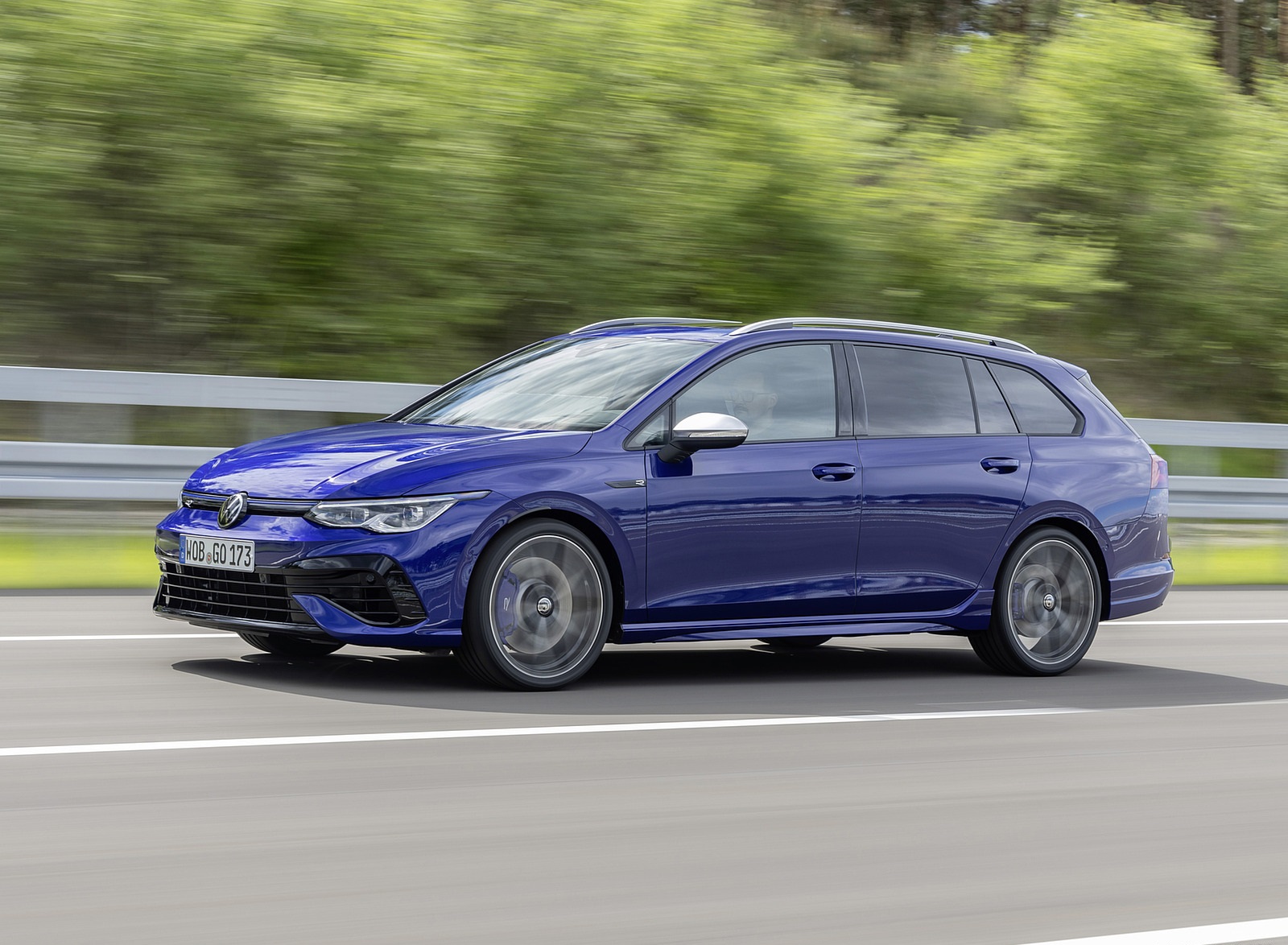 2022 Volkswagen Golf R Estate Front Three-Quarter Wallpapers (2)