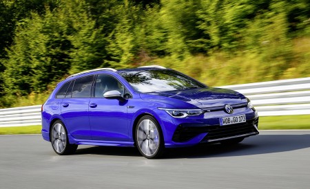 2022 Volkswagen Golf R Estate Front Three-Quarter Wallpapers  450x275 (31)