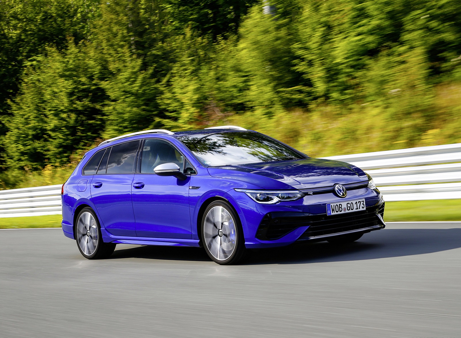2022 Volkswagen Golf R Estate Front Three-Quarter Wallpapers (9)