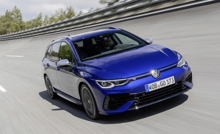 2022 Volkswagen Golf R Estate Front Three-Quarter Wallpapers 450x275 (1)