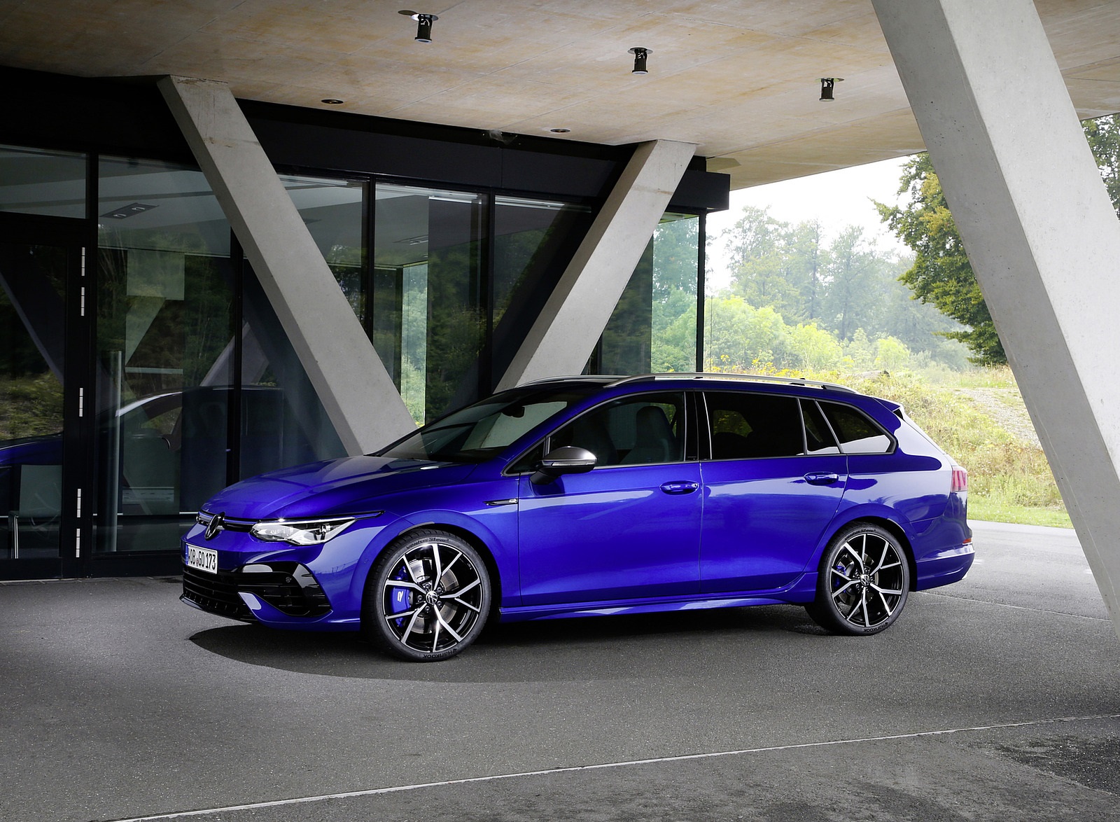 2022 Volkswagen Golf R Estate Front Three-Quarter Wallpapers (15)