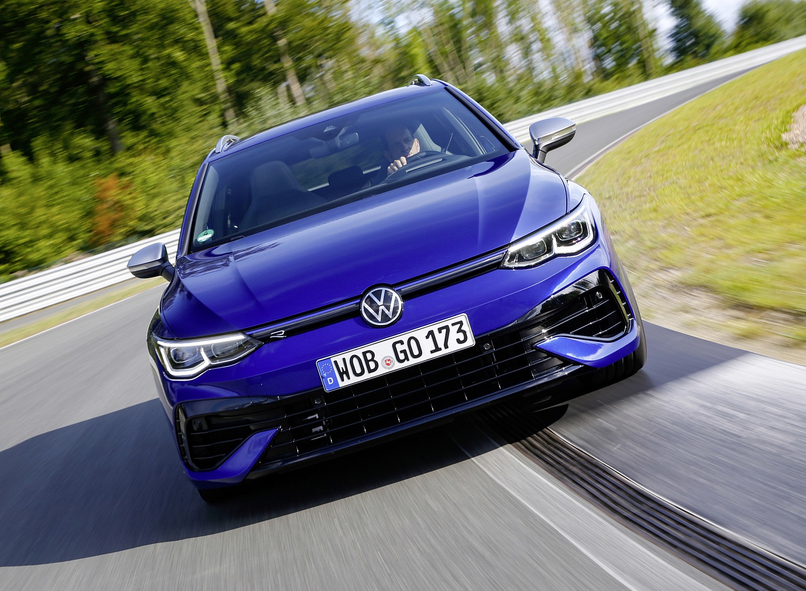 2022 Volkswagen Golf R Estate Front Wallpapers (10)