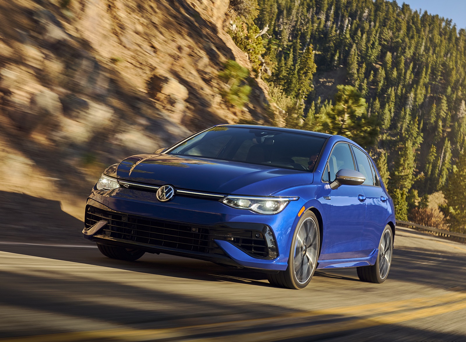 2022 Volkswagen Golf R (US-Spec) Front Wallpapers (1)