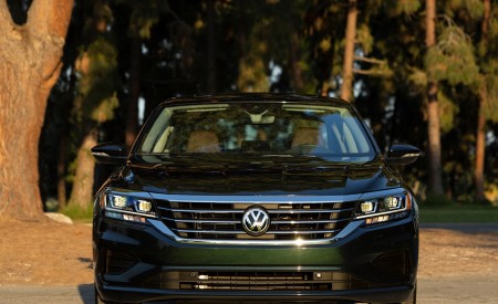 2022 Volkswagen Passat Chattanooga Limited Edition Front Wallpapers 450x275 (4)