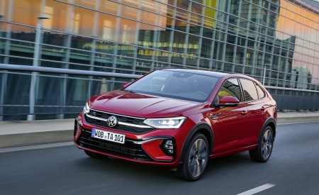 2022 Volkswagen Taigo R-Line Front Three-Quarter Wallpapers 450x275 (2)