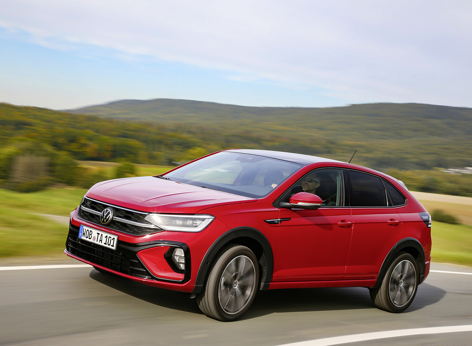 2022 Volkswagen Taigo R-Line Front Three-Quarter Wallpapers (6)