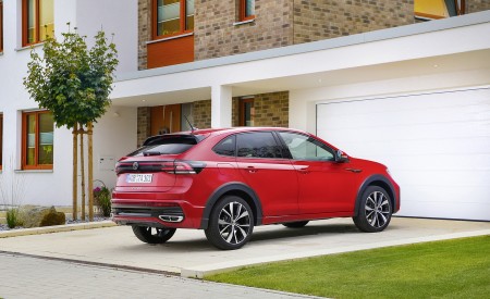 2022 Volkswagen Taigo R-Line Rear Three-Quarter Wallpapers 450x275 (14)