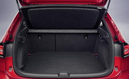 2022 Volkswagen Taigo R-Line Trunk Wallpapers 450x275 (43)