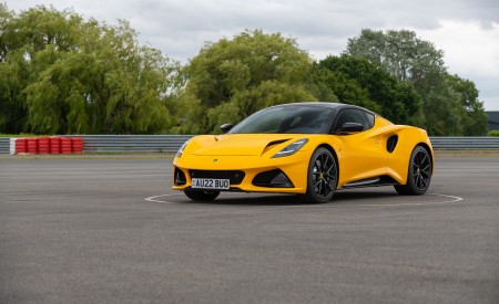 2023 Lotus Emira (Color: Hethel Yellow) Front Three-Quarter Wallpapers 450x275 (17)